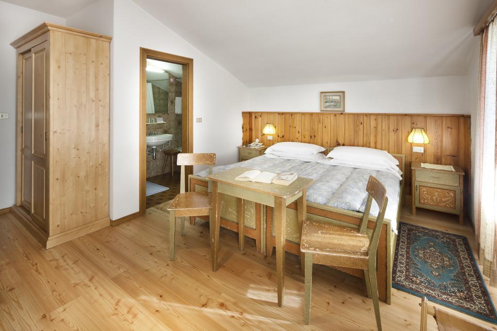 Hotel Bellaria - Κορτίνα Ντ' Αμπέτσο Δωμάτιο φωτογραφία