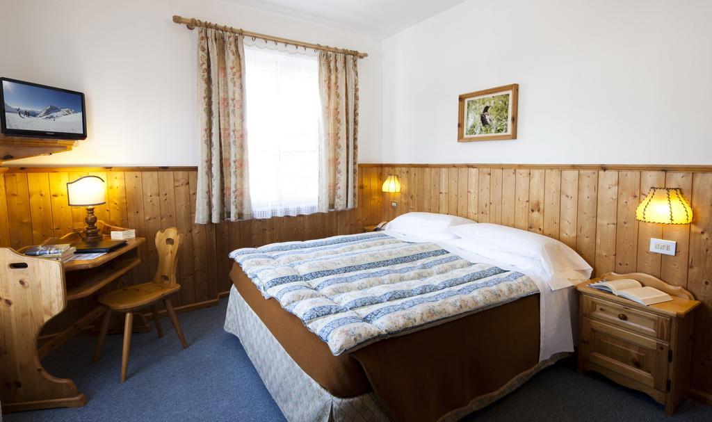 Hotel Bellaria - Κορτίνα Ντ' Αμπέτσο Δωμάτιο φωτογραφία